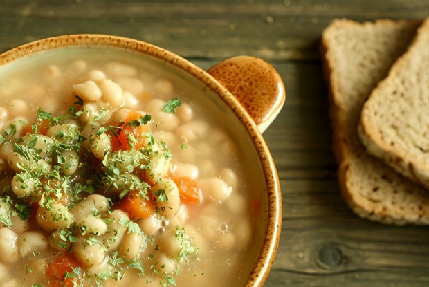 Фасолевый суп с беконом
