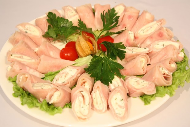 Финики с телятиной