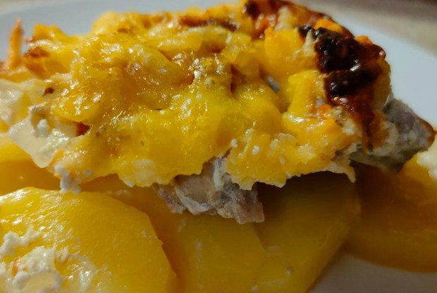 Бедро индейки в духовке с картошкой