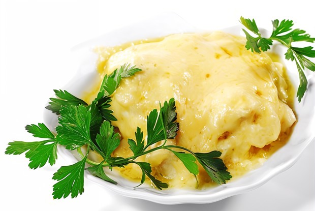 Филе курицы с грибами под сметаной с сыром