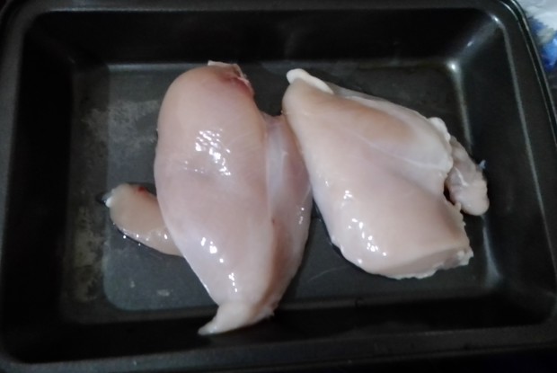 Филе куриной грудки в панировке из рисовой муки и чипсов