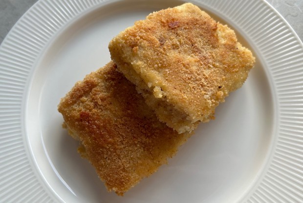Филе минтая в сухарях