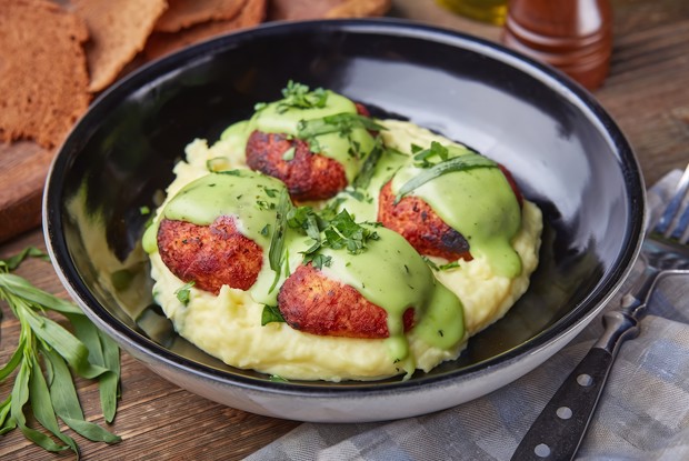 Фиш-боллы со шпинатом и картофельным пюре