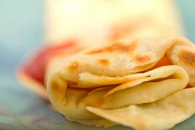 Французские блинчики с яблоками и изюмом