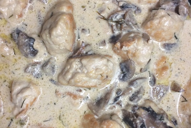 Фрикадельки в сливочно-сырном грибном соусе