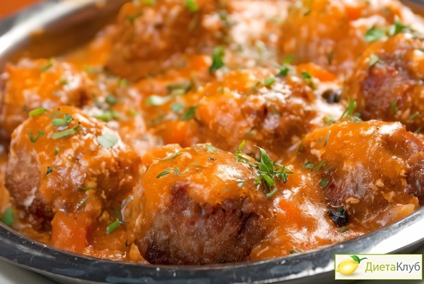 Фрикадельки в томатно-чесночном соусе