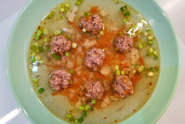 Фрикадельковый суп с цветной капустой