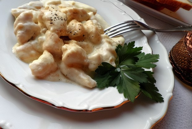 Фрикасе из курицы с мускатным орехом