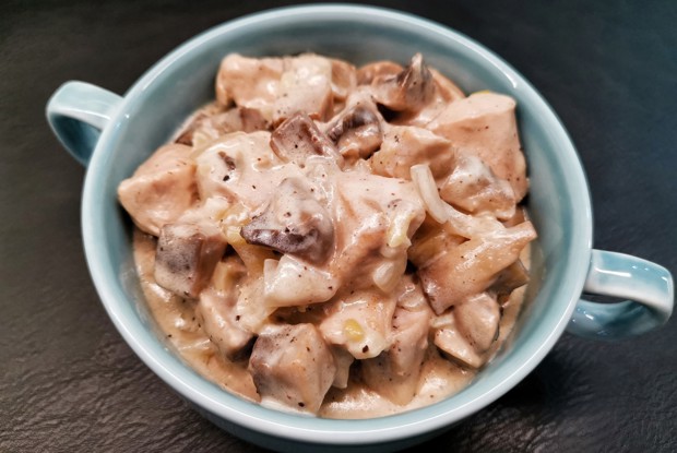 Фрикасе с курицей и грибами