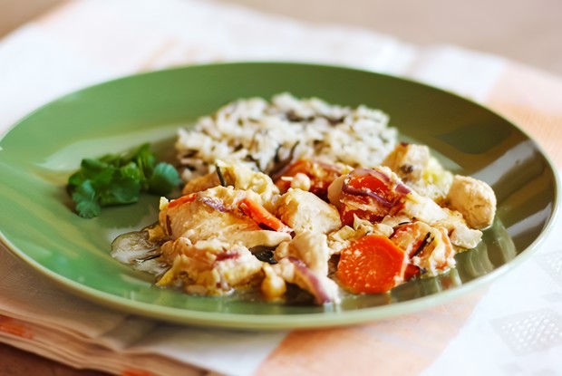 Фрикассе цыпленка с овощами и пророщенным нутом