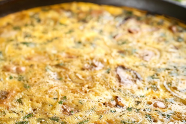 Фриттата с молодым картофелем и мятой