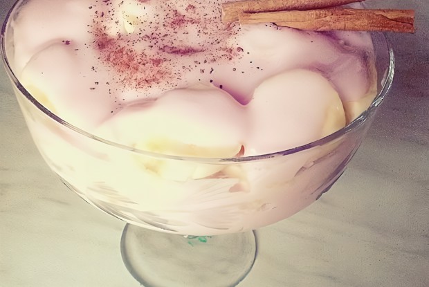 Фруктовый салат с йогуртом