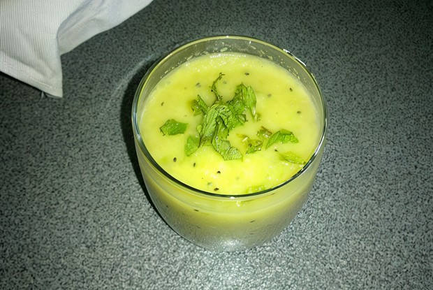 Фруктовый смузи с мятой