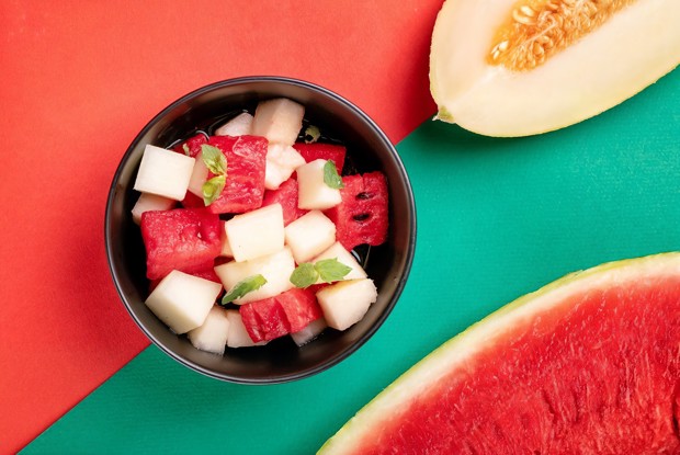 Фруктовый салат с арбузом и дыней