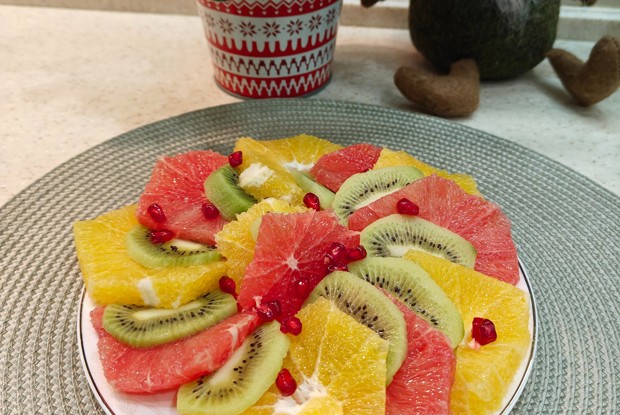 Фруктовый салат с ванильным сиропом