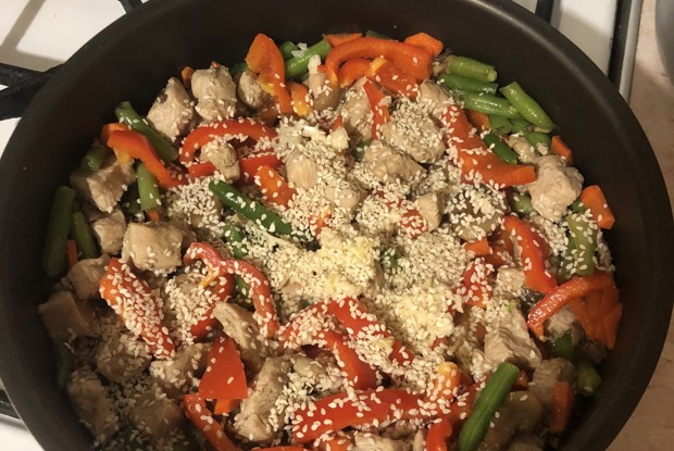 Фунчоза с индейкой и овощами