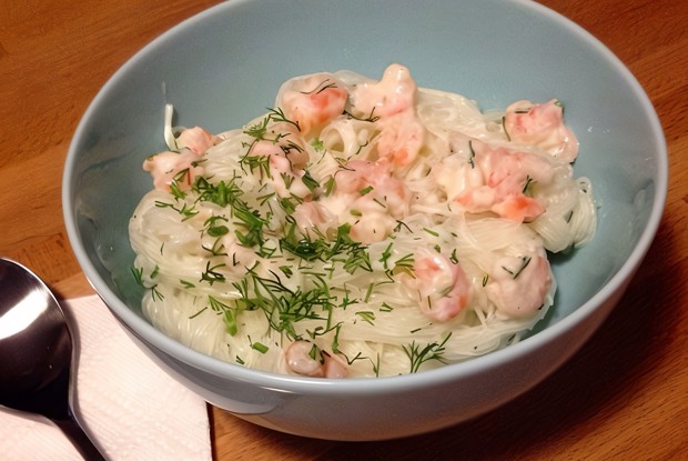 Фунчоза с креветками в сливочном соусе