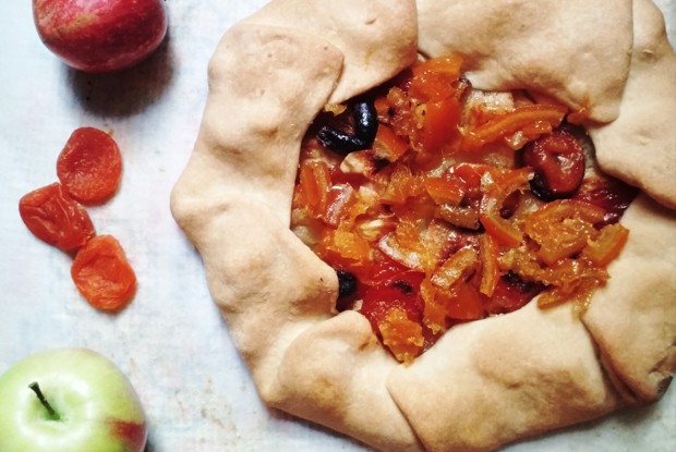 Галета с яблоками, курагой и апельсиновым джемом