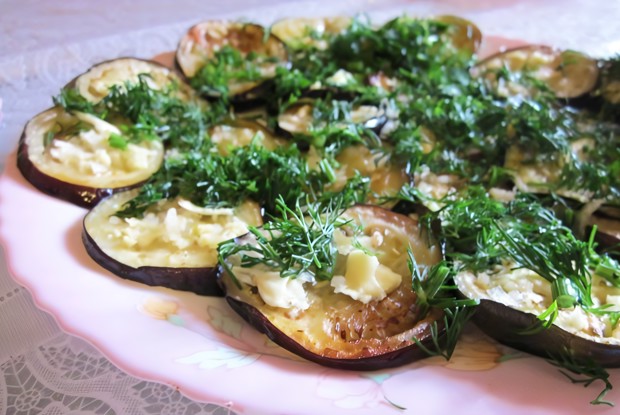 Гарнир из жареных баклажанов