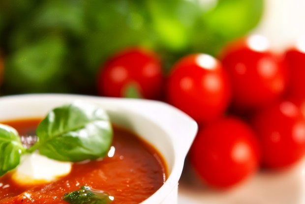 Гаспачо с сырными шариками