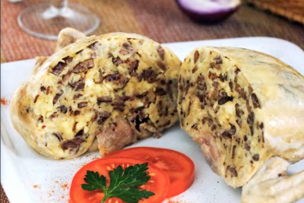 Гефилте-гелзеле (фаршированная куриная шейка)