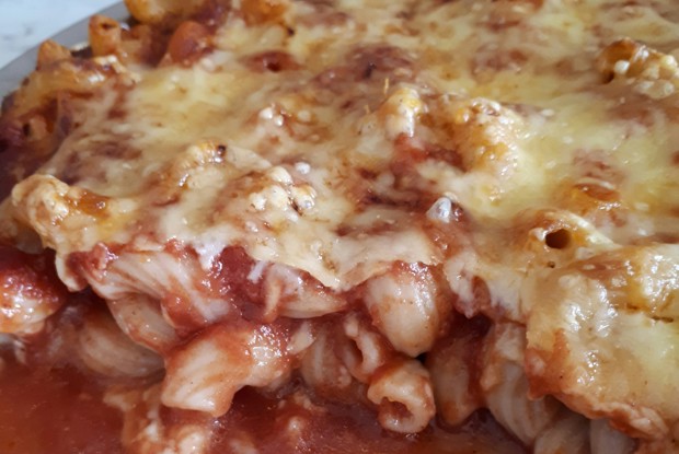 Гювеч из помидоров с макаронами