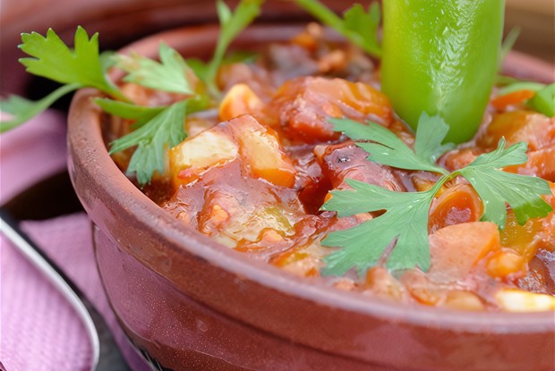 Гювеч с бараниной в горшочке