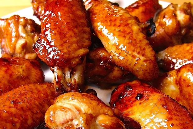 Глазированные куриные крылышки в воке