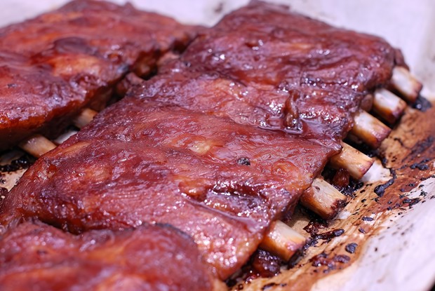 Глазированные ребрышки с медом и маринадом из виски