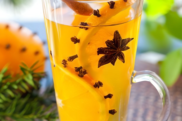 Глинтвейн из белого вина с цитрусовым ароматом