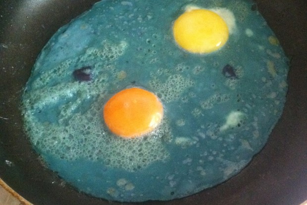 Голубая яичница
