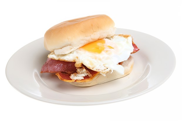 Горячие бутерброды с яичницей