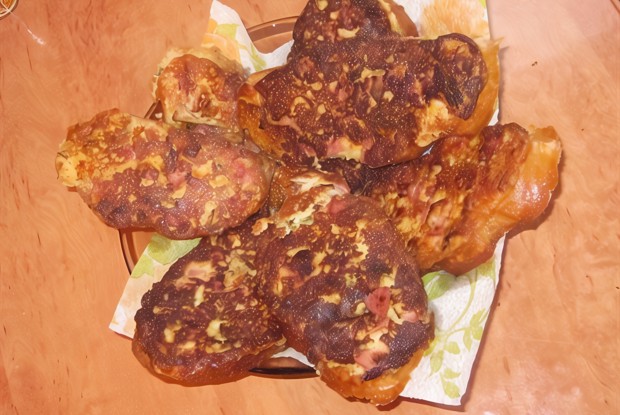 Горячие бутерброды с колбасным сыром