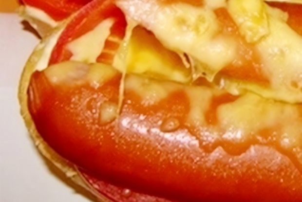 Горячий бутерброд с сосиской