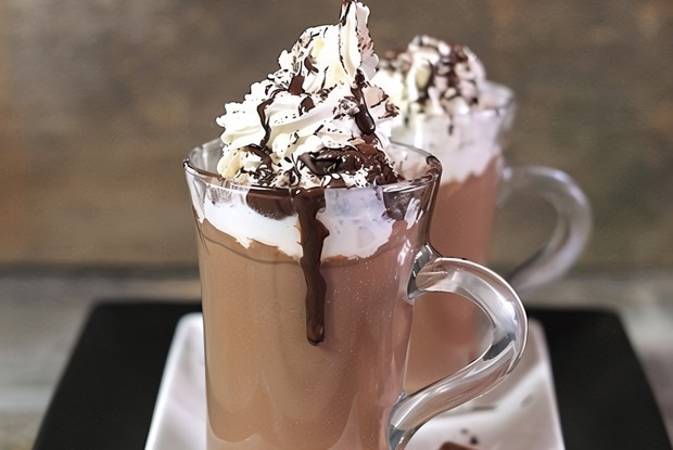 Горячий шоколад со специями и сливками