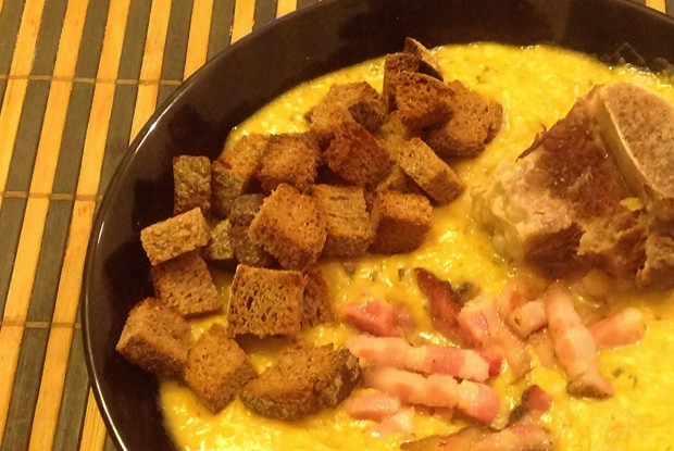 Гороховый суп с говядиной и беконом