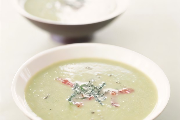 Гороховый суп с ветчиной и петрушкой