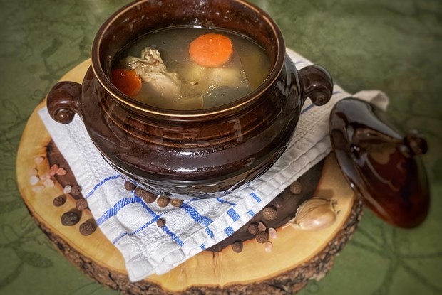 Горшочки с бараниной и горохом в духовке