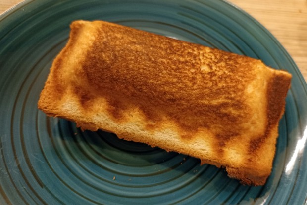 Горячий бутерброд с сосиской