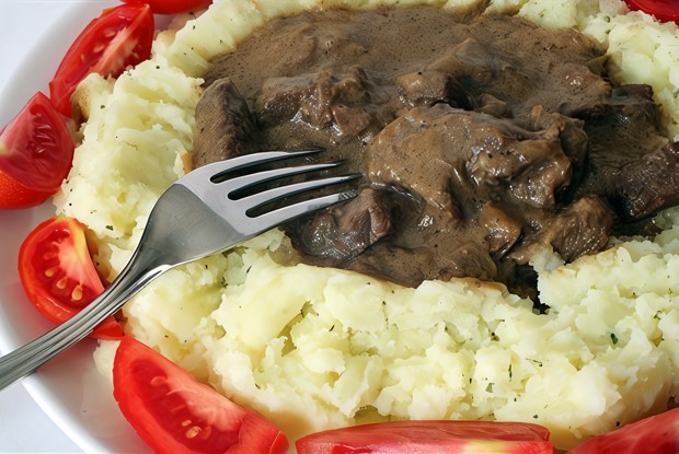 Говядина по-строгановски (бефстроганов)