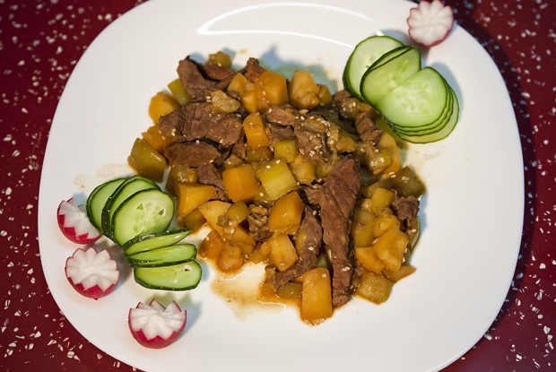 Говядина с болгарским перцем «по-японски»