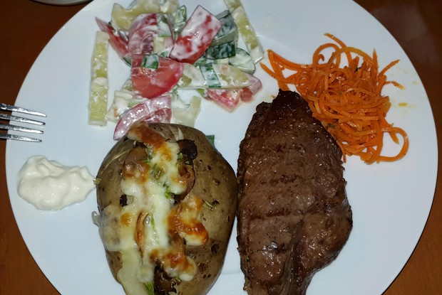 Говядина жареная (антрекот) с картофелем