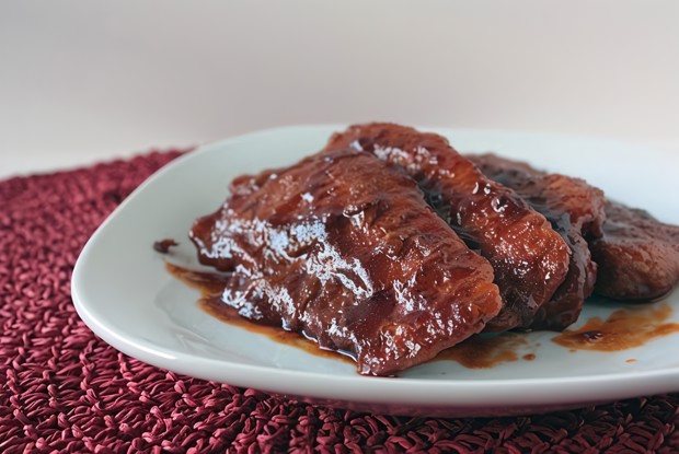 Говяжьи отбивные под соусом из пива