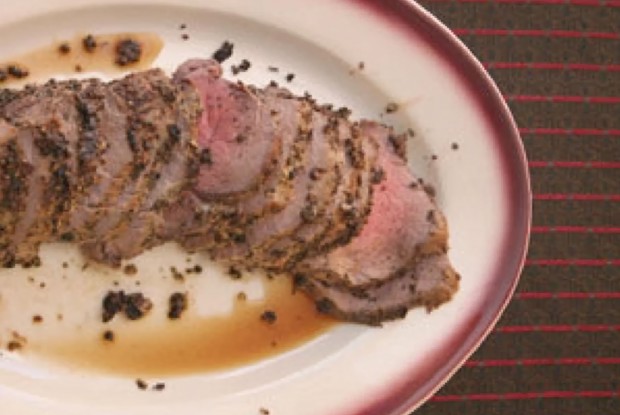 Говяжья вырезка с хрустящей корочкой и соусом из хрена