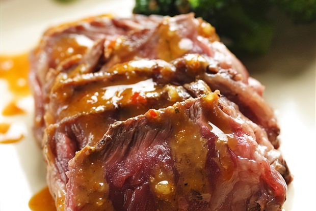 Говяжья вырезка с соусом из портвейна и розмарина