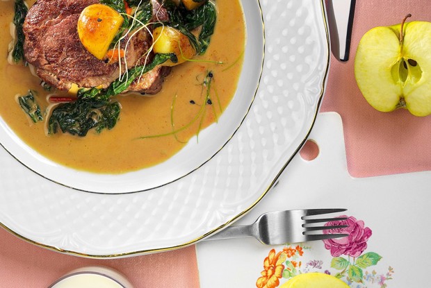 Говяжья вырезка с соусом из зеленого перца