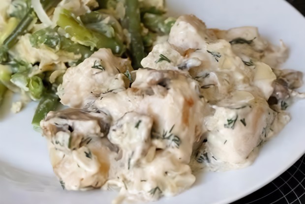 Говядина под сырным соусом