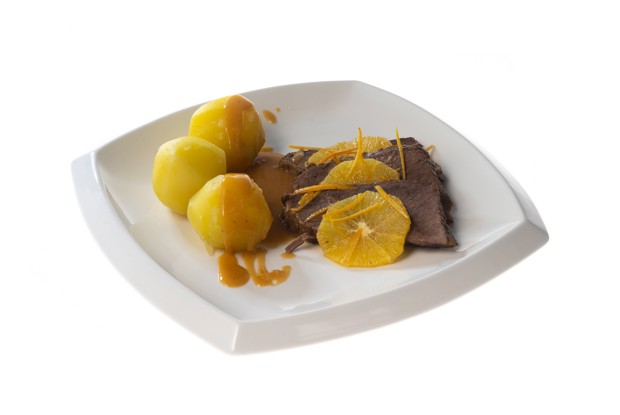 Говядина, тушенная с апельсинами