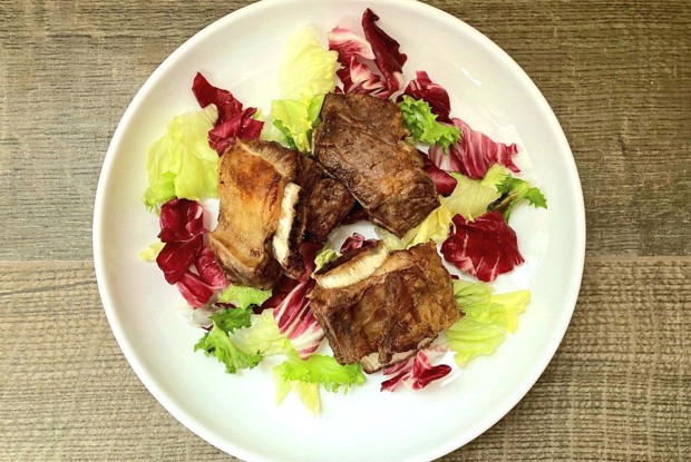 Говяжьи ребра с соусом ворчестер в духовке