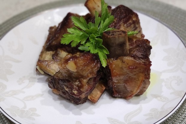 Говяжьи ребра в вине